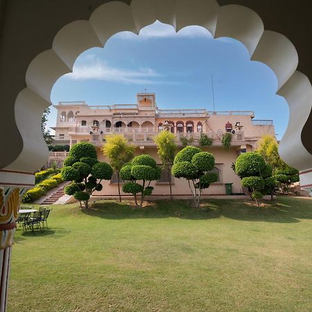 Fort Beejwar Chauhan By Aayams Neemrana Shahjahanpur Kültér fotó